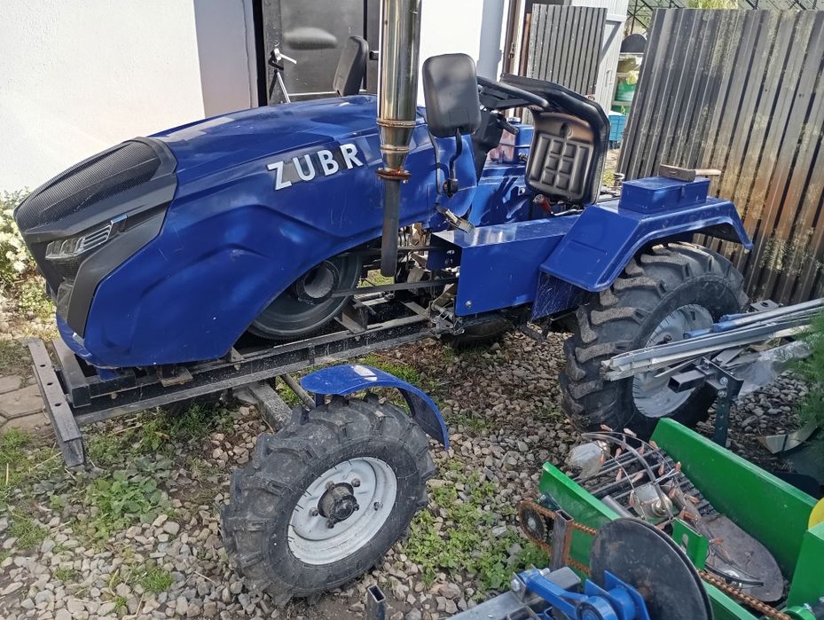 Продам трактор майже новий півроку вживаний або обміняю на авто