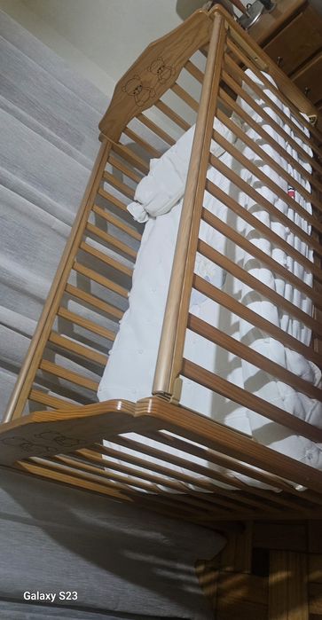 Cama com colchão para bebé