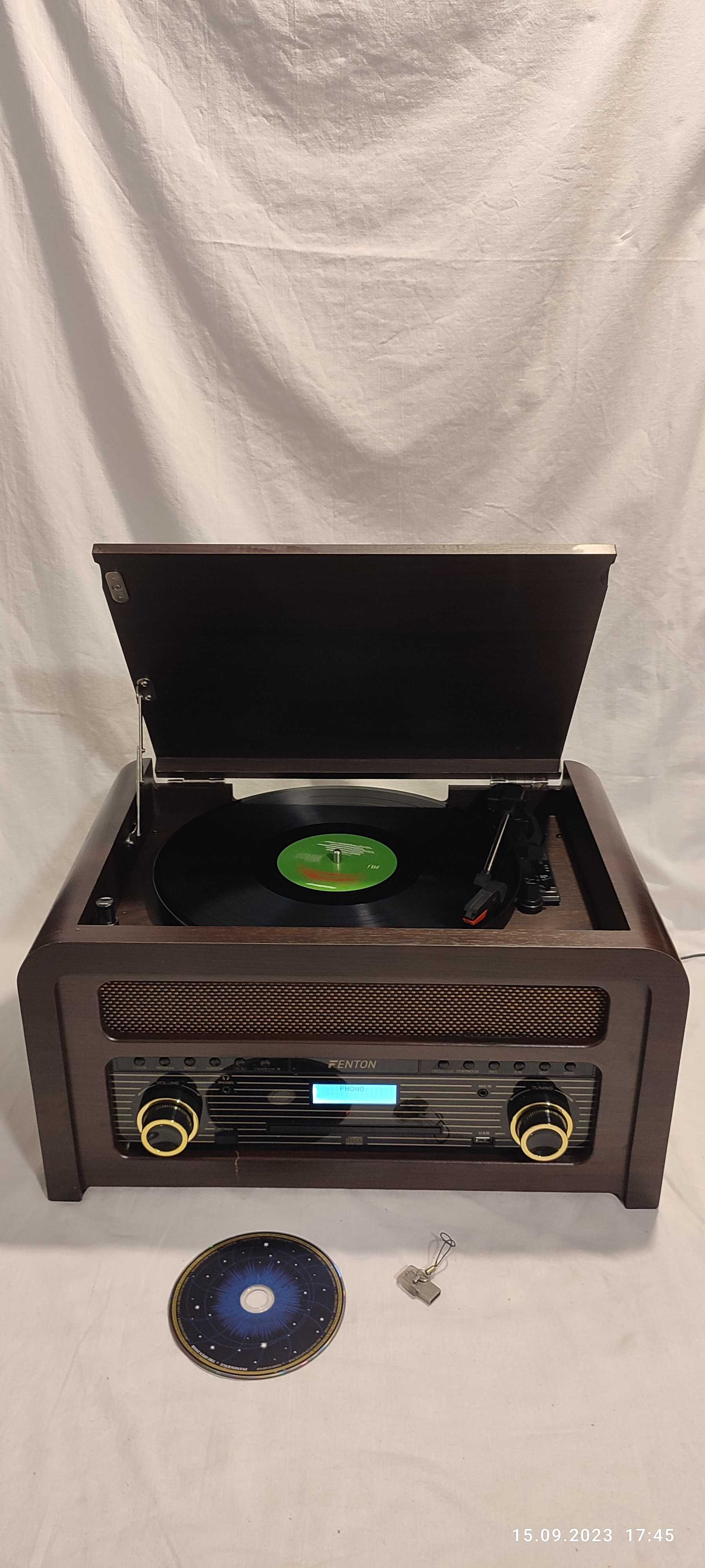 Gramofon Nashville CD DAB+/FM, ciemne drewno