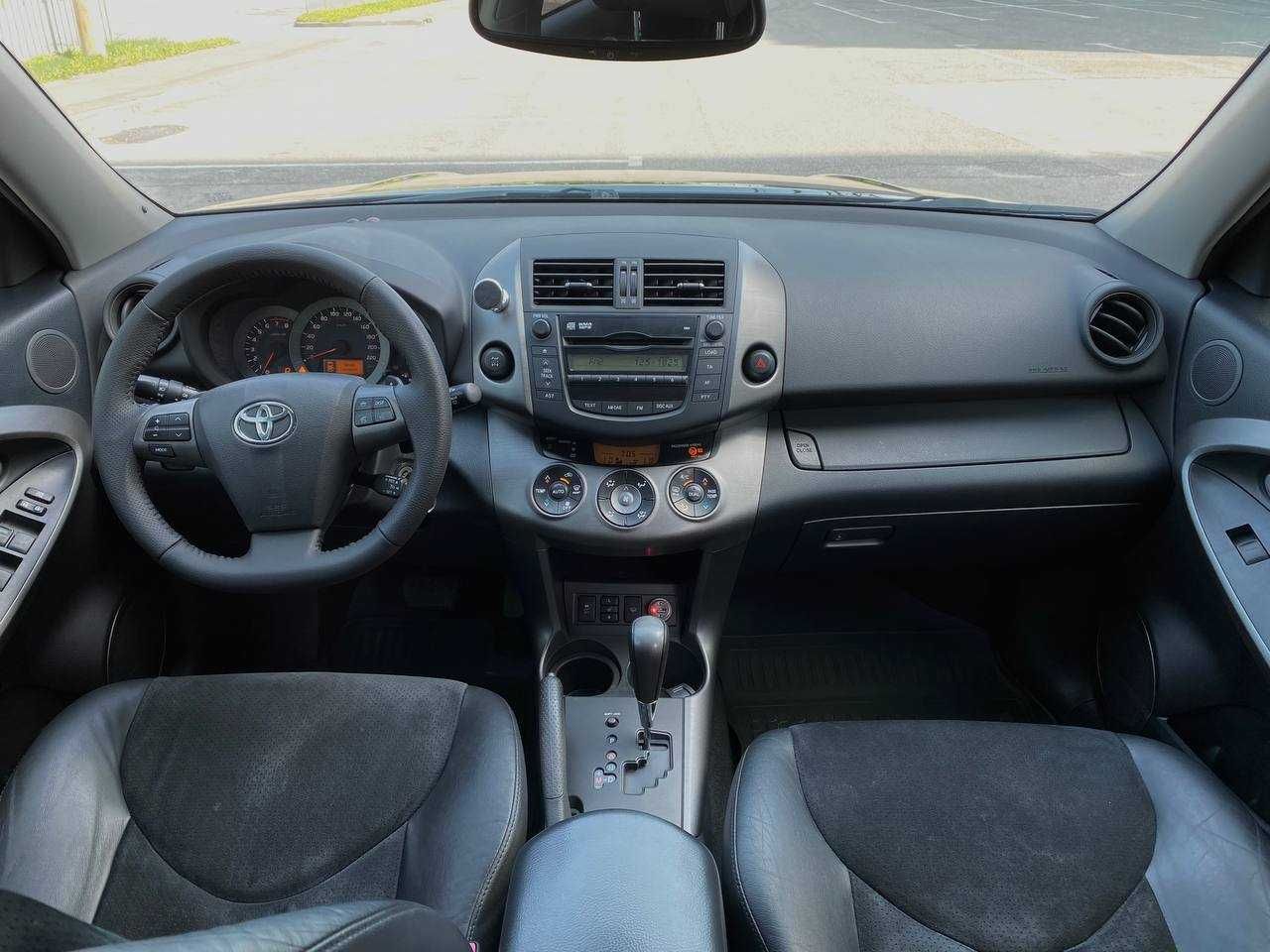 Toyota RAV4 2011