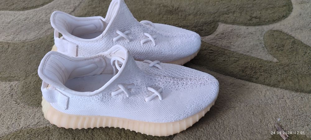 Кросовки женские