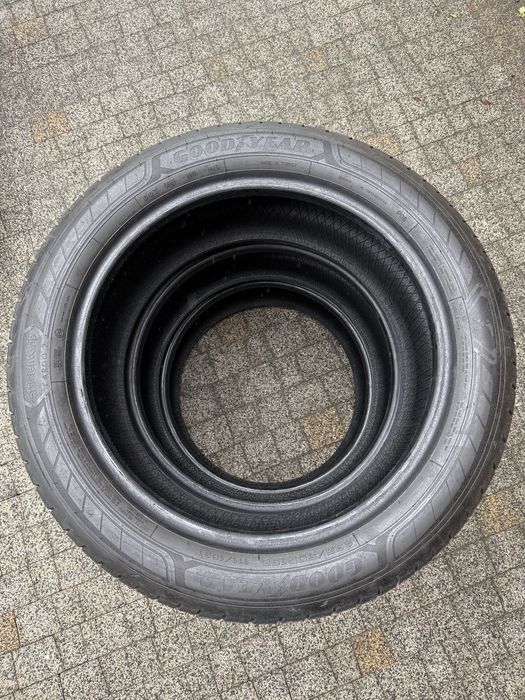 Goodyear Efficientgrip Cargo2  235/50 R19C