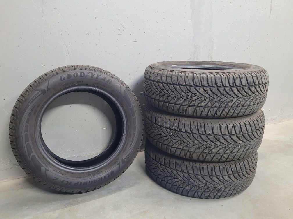 Зимові шини Goodyear UltraGrip Ice 2 215/60 R16 99T XL