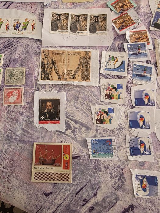 Vários selos portugueses