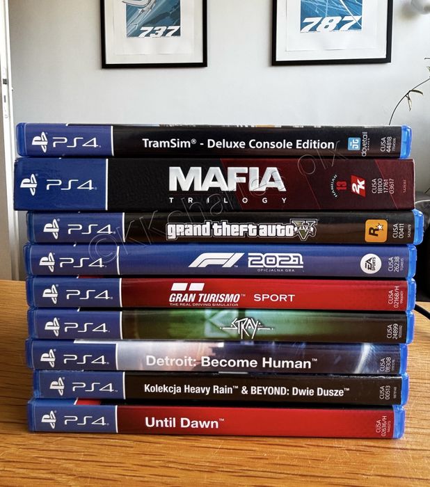 Playstation 4 + pad + stacja + 12 gier