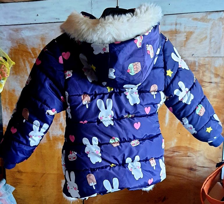 Зимова куртка на дівчинку 5 років