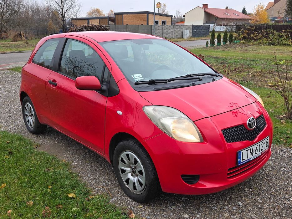 Toyota Yaris 2007r. 1.0 benyna