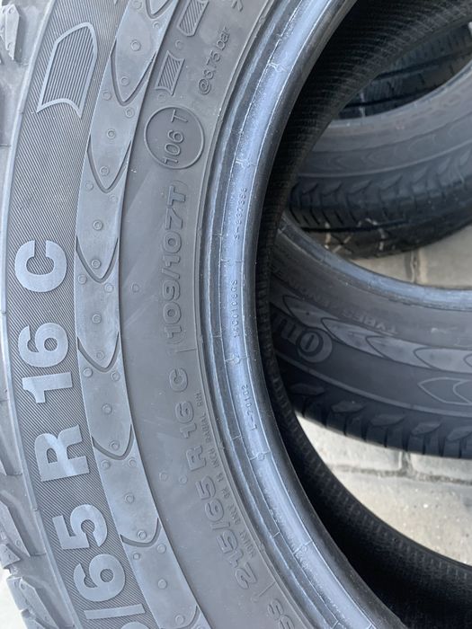 Продам комплект шин continental vanco 2  215-65-16 c