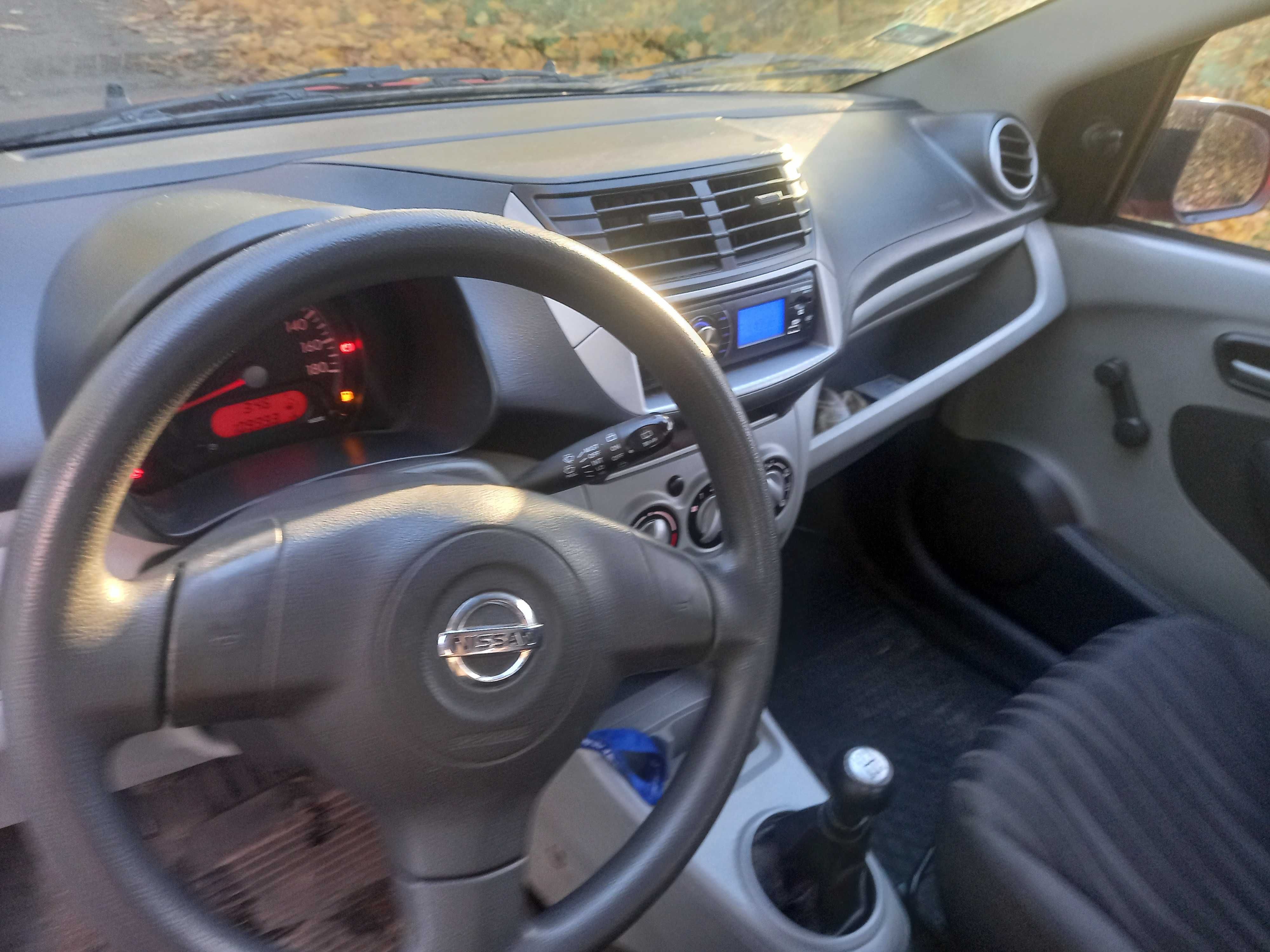 Nissan pixo  2010r