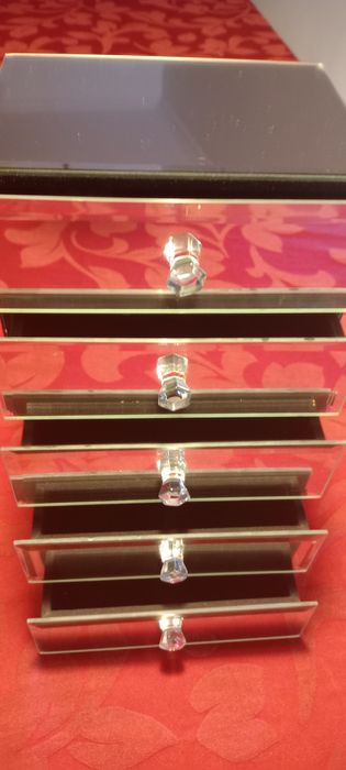 Guarda Jóias em Vidro Novo