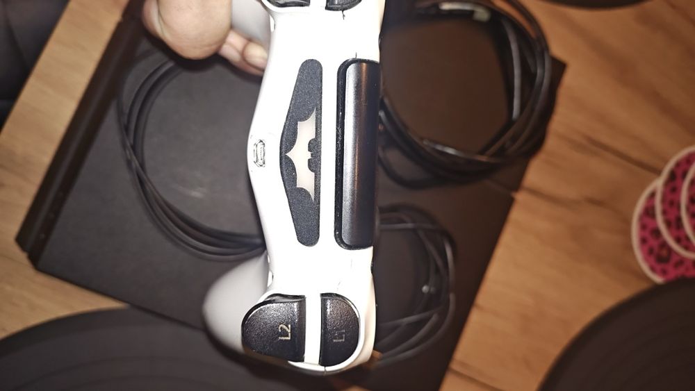 Sony PlayStation 4 FAT model CUH-1216B + 2 pady i okablowanie
