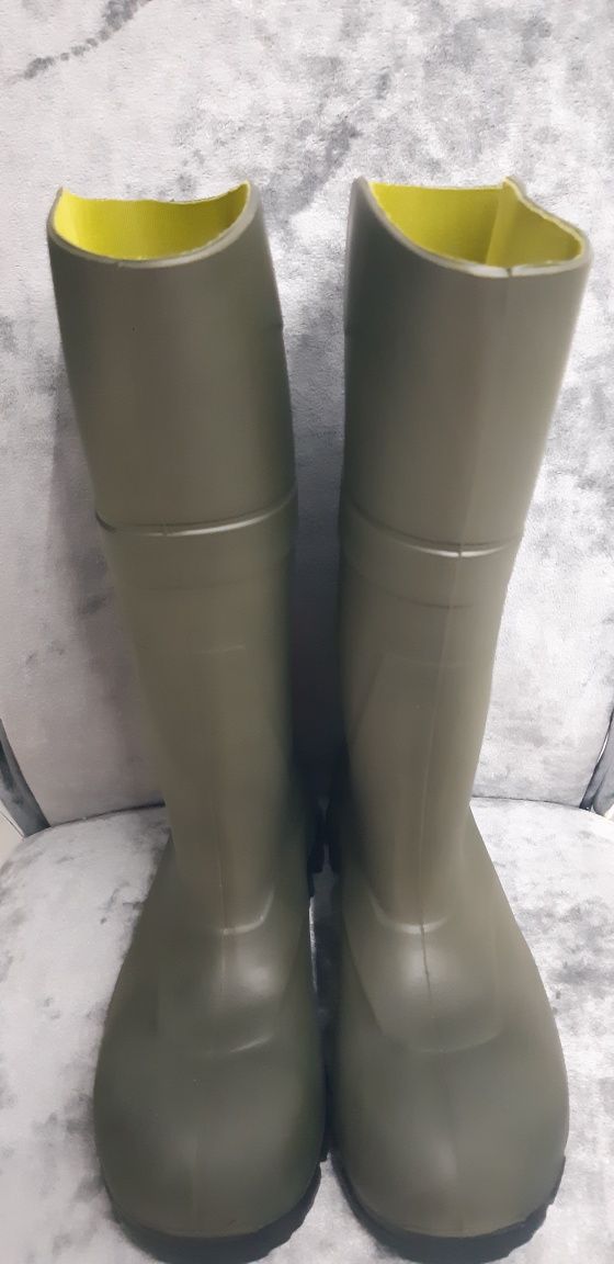 Нові гумові чоботи Bekina boots з захищеним носком(метал)