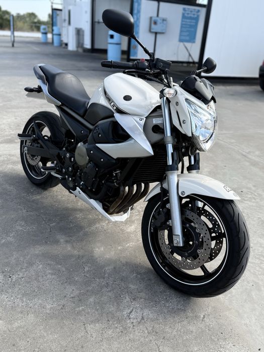 Yamaha xj6.