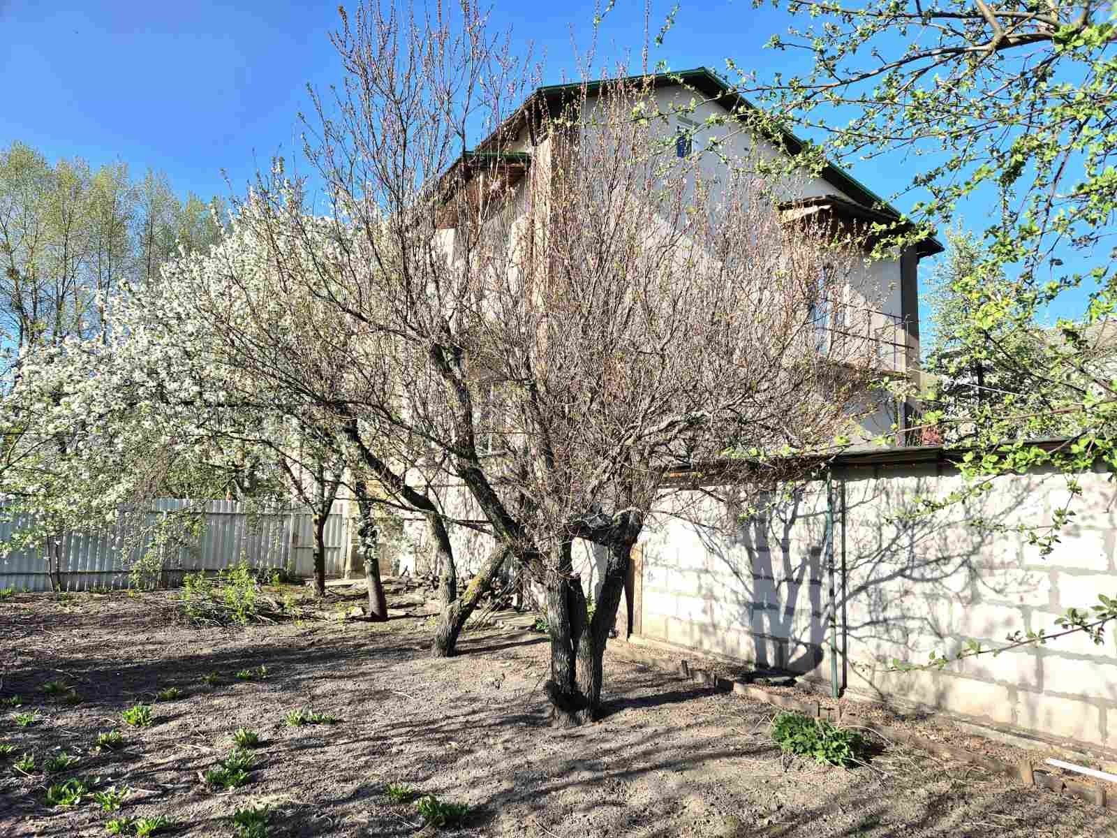 Продаж будинку 237 м² та ділянкою 14 сот Київське шосе