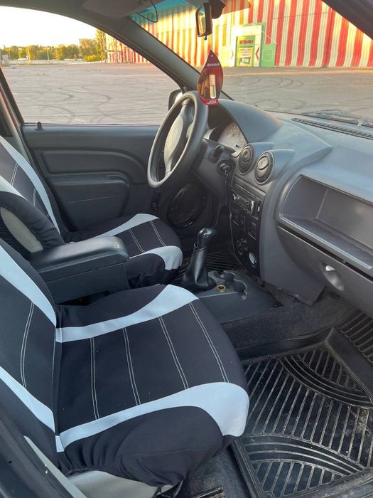Dacia Logan MCV 2008 года