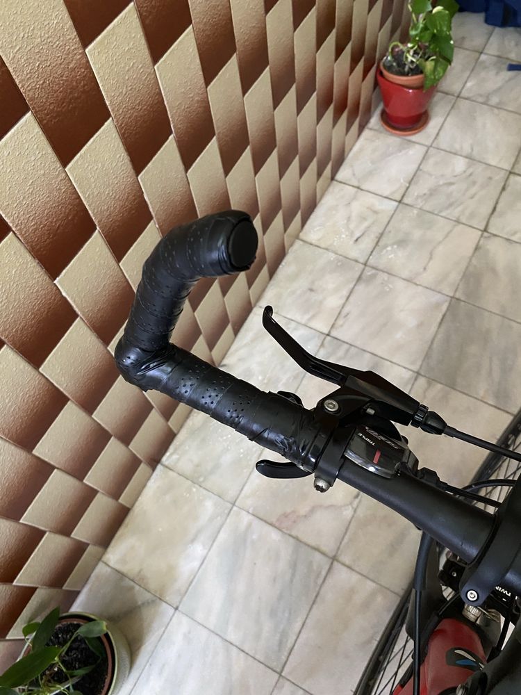 Bicicleta estrada Triban 520 FB 9 velocidades