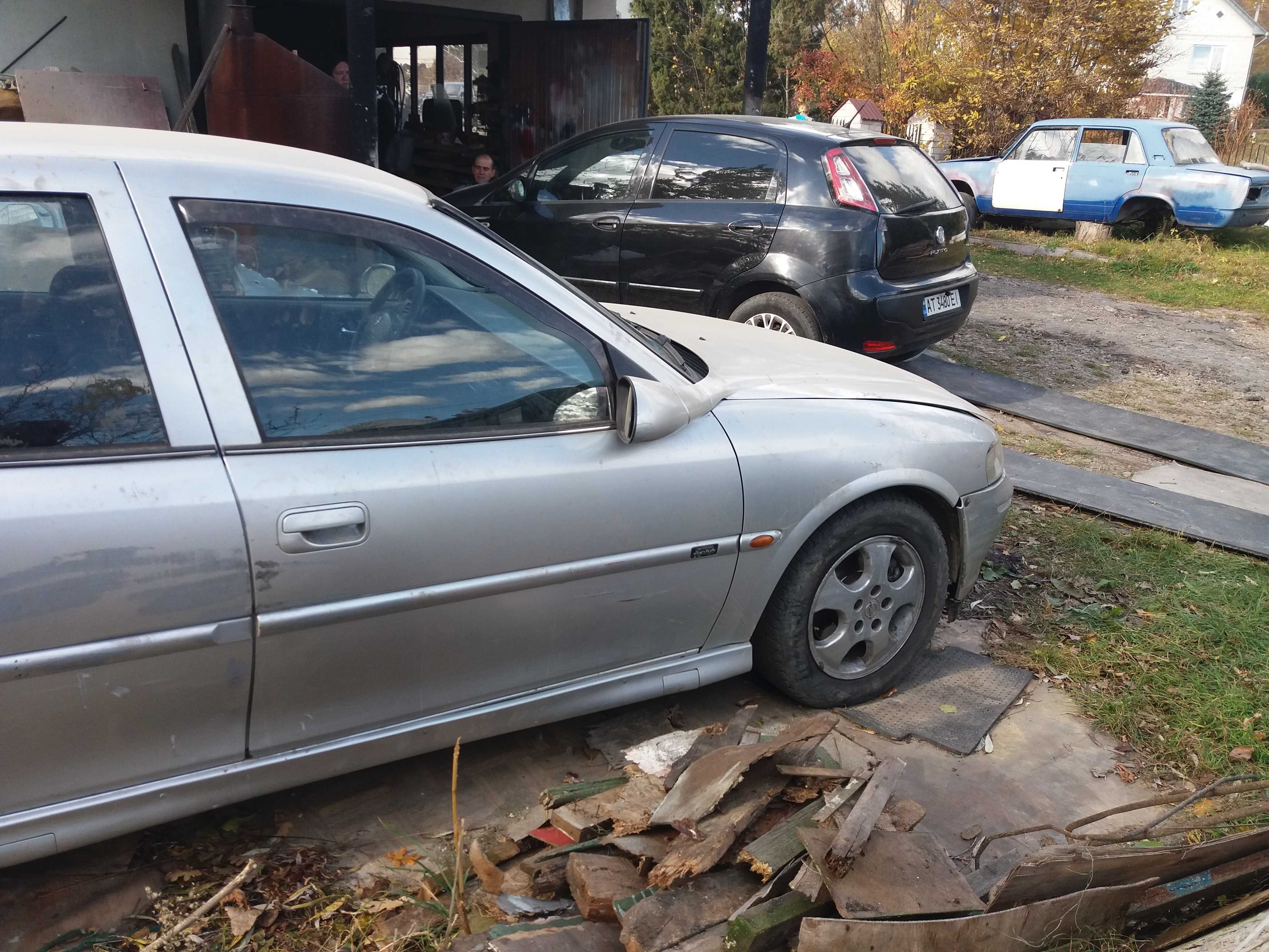 Диск с шиной Opel Vectra B. Литый диск с резиной. есть 3шт.