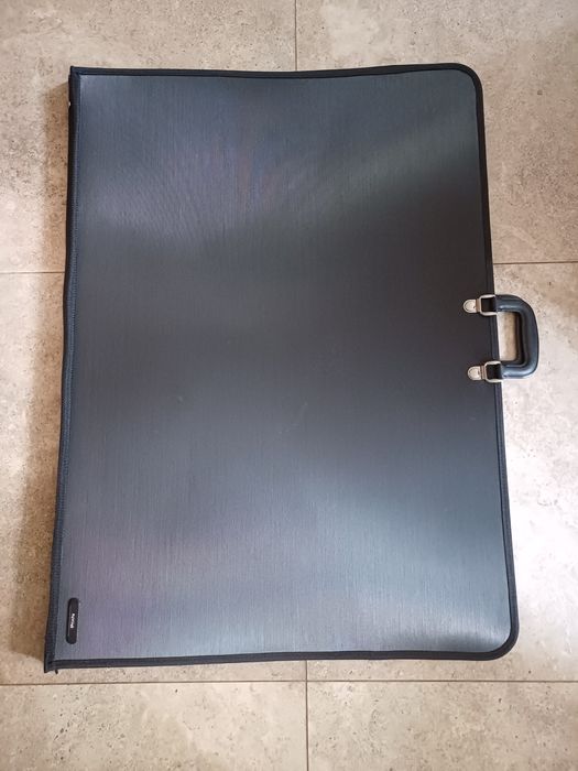 Teczką na rysunki 64.5x90x3