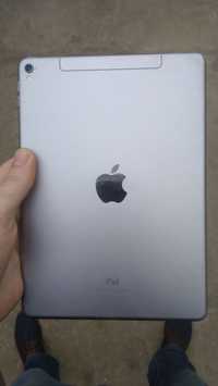 Планшет iPad серый