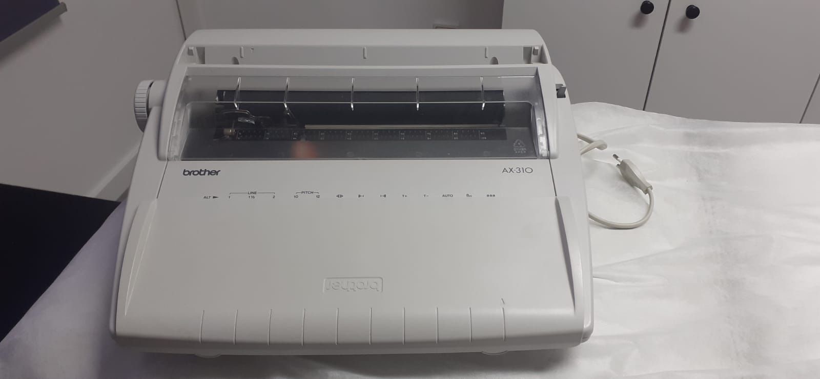 Máquina de escrever electrónica brother ax 310