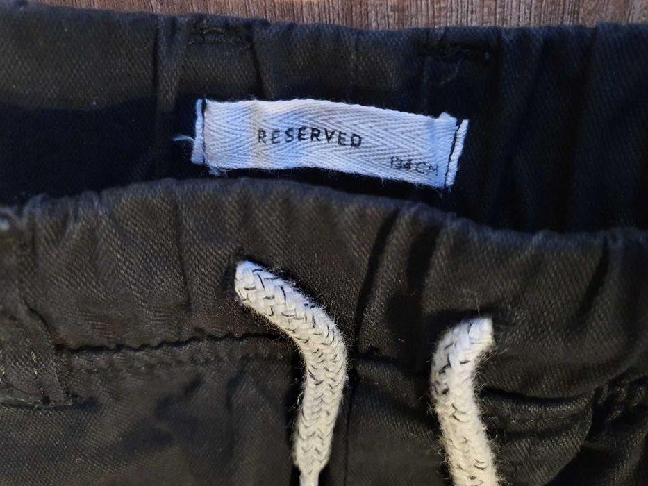 Spodnie Reserved - wzrost z metki 134