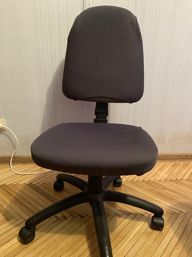 Крісло  офісне .