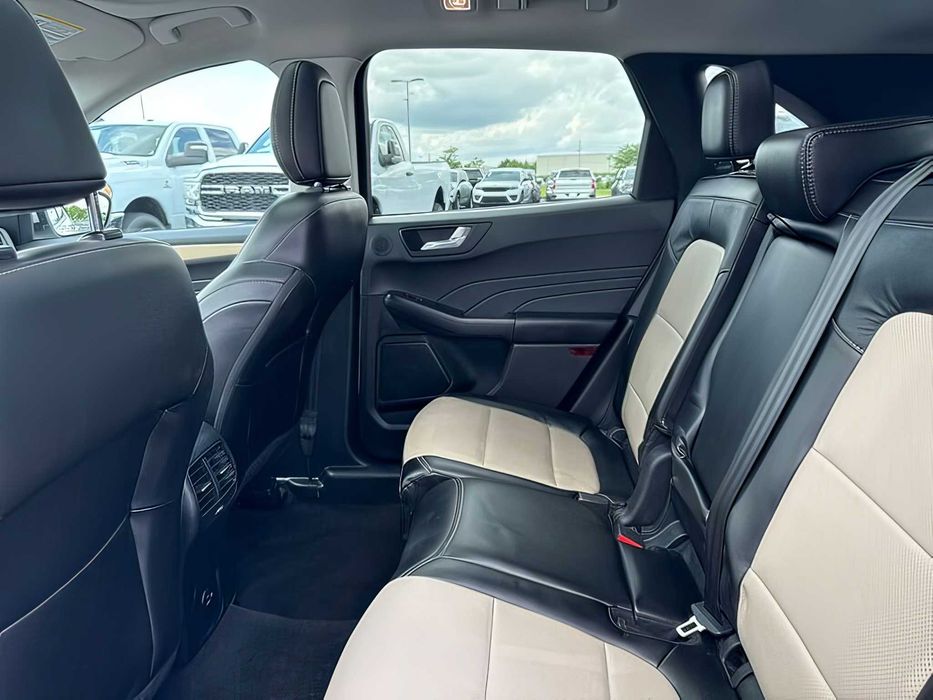 Ford Escape      2021