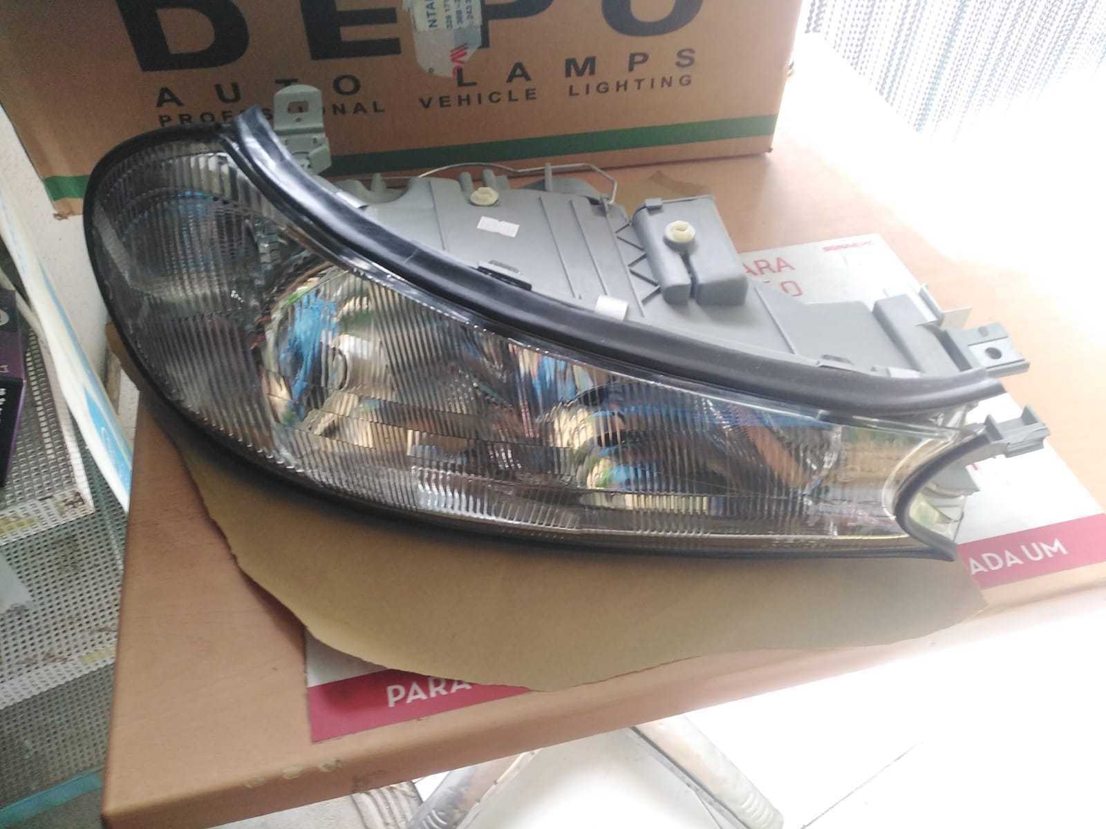 Farol Direito Ford Mondeo de 1996 Novo