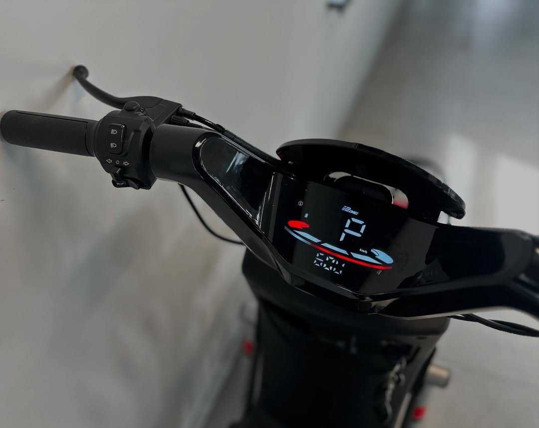 Crosser Booster Електро велосипед Электро скутер 60V/ 800W City Black