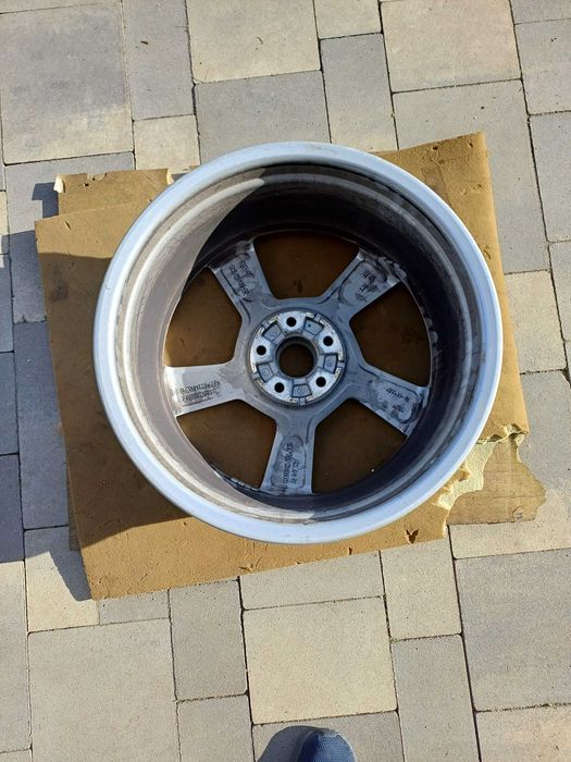 felga audi a4 s4 b9 8,5jx19 et40 5x112 model 8w0601.025es