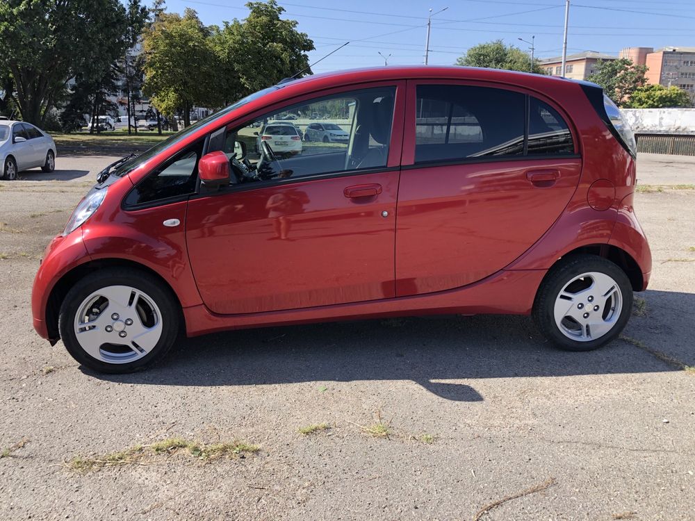 Mitsubishi i-MiEV электро авто 2015