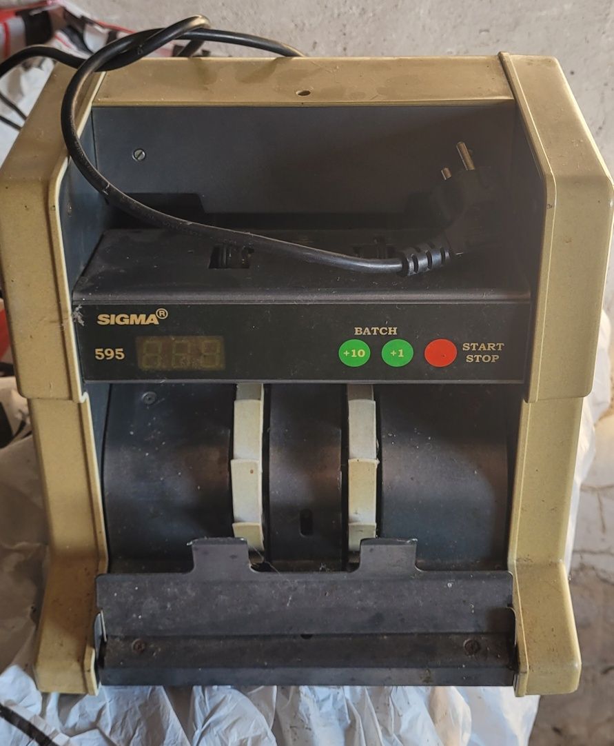 Лічильник банкнот Sigma 595