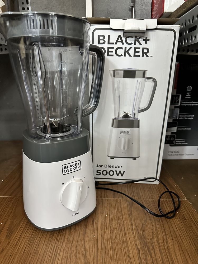 Black + Decker mikser stojący, o pojemności 1,5