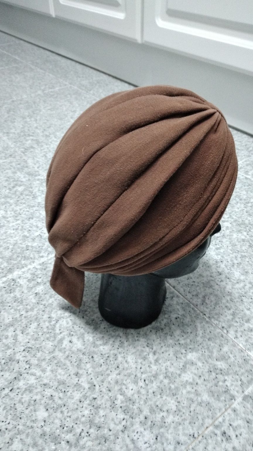 Vários chapéus para senhora