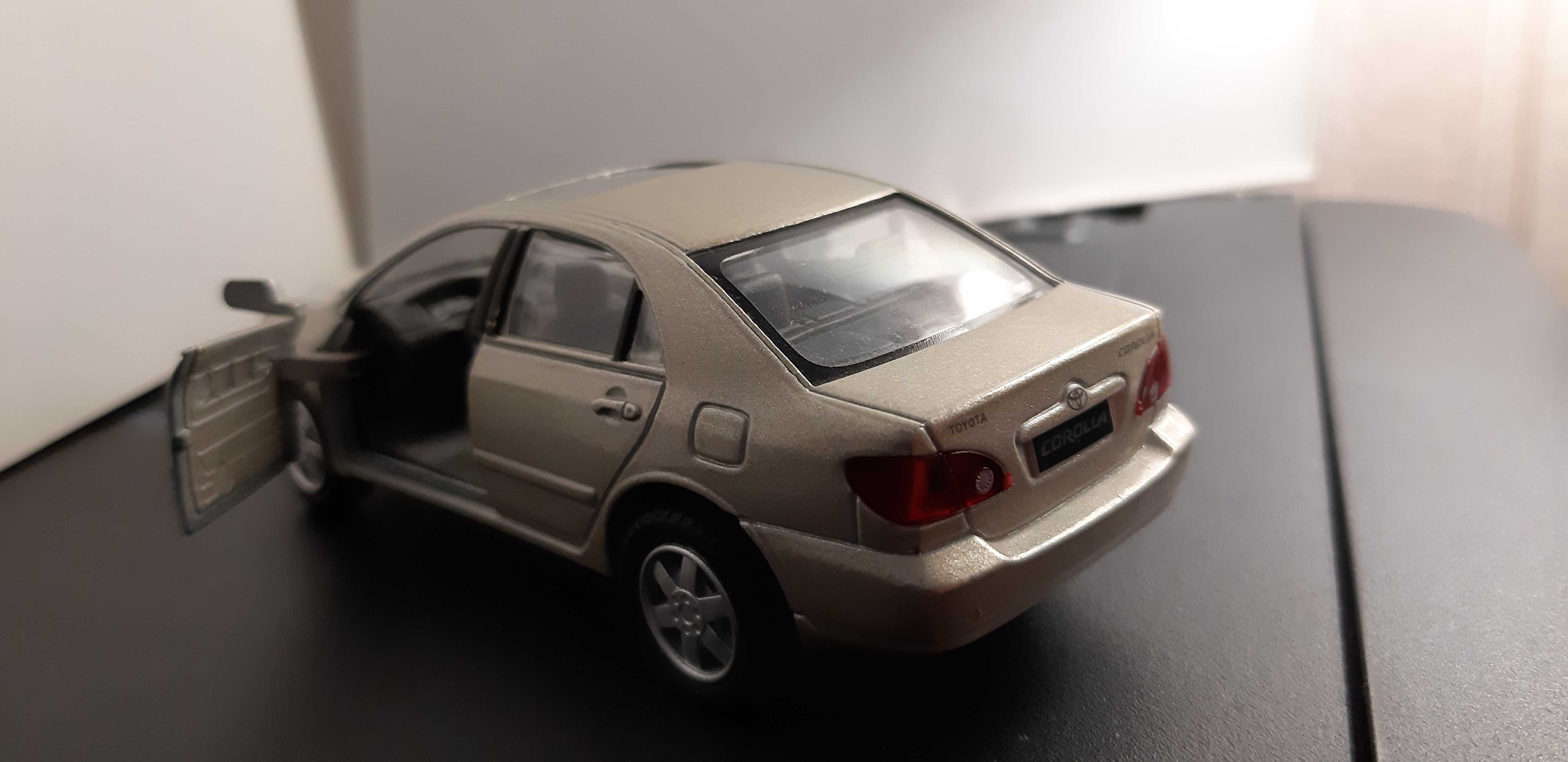 Коллекционная машинка Toyota  corolla (Kinsmart)