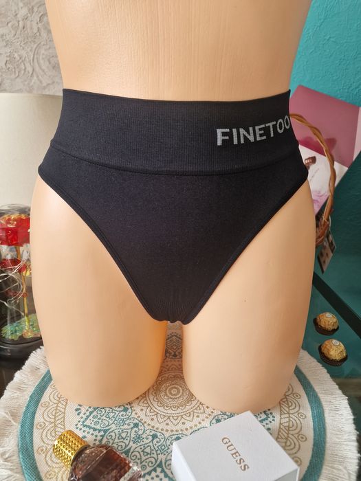 Bezszwowe modelujące damskie figi Finetoo.