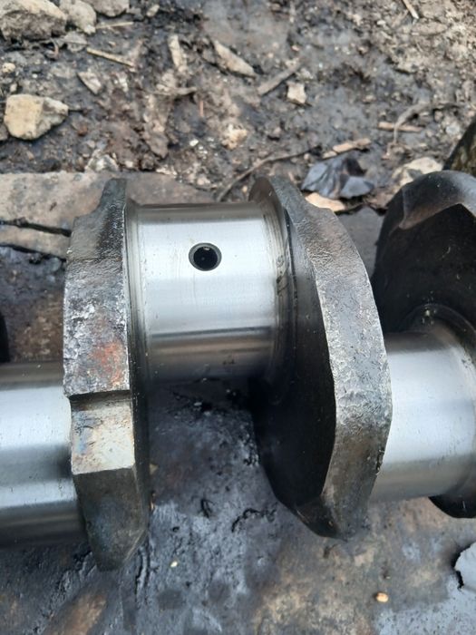 Продам колінвал юмз 6 р 1 покругу прошліфований