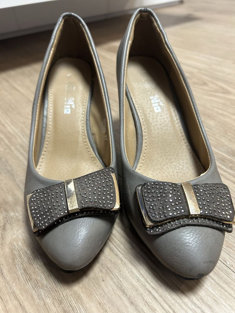 Buty na obcasie