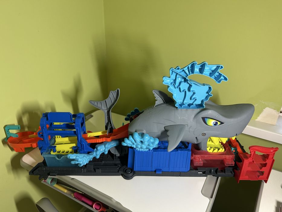 Hot Wheels Акула Мийка