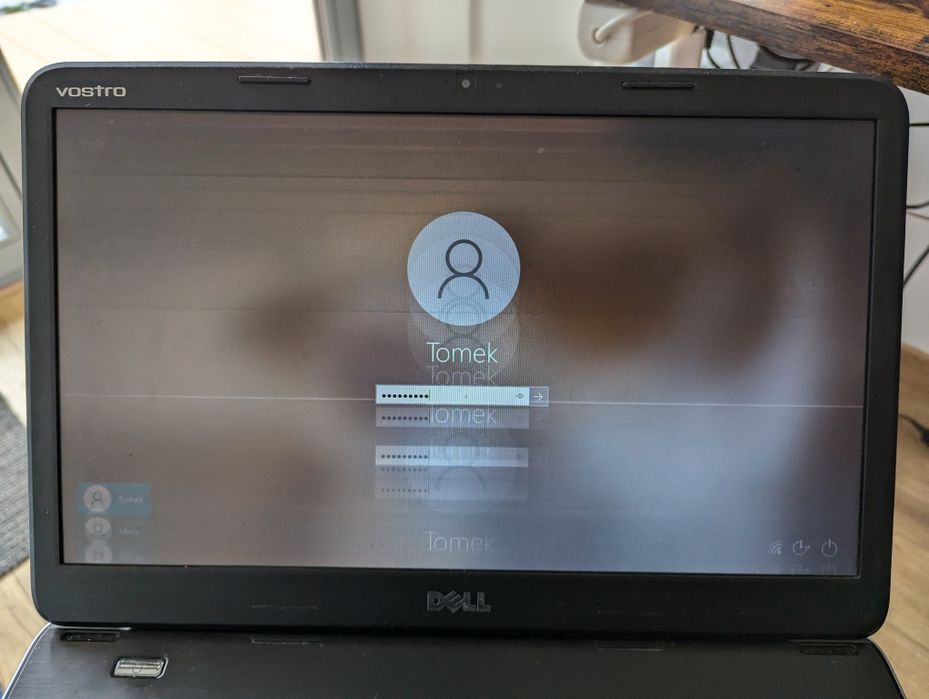 Laptop Dell Vostro 2520 i5-3210M 8GB 120GB SSD WIN 10 uszkodzony ekran