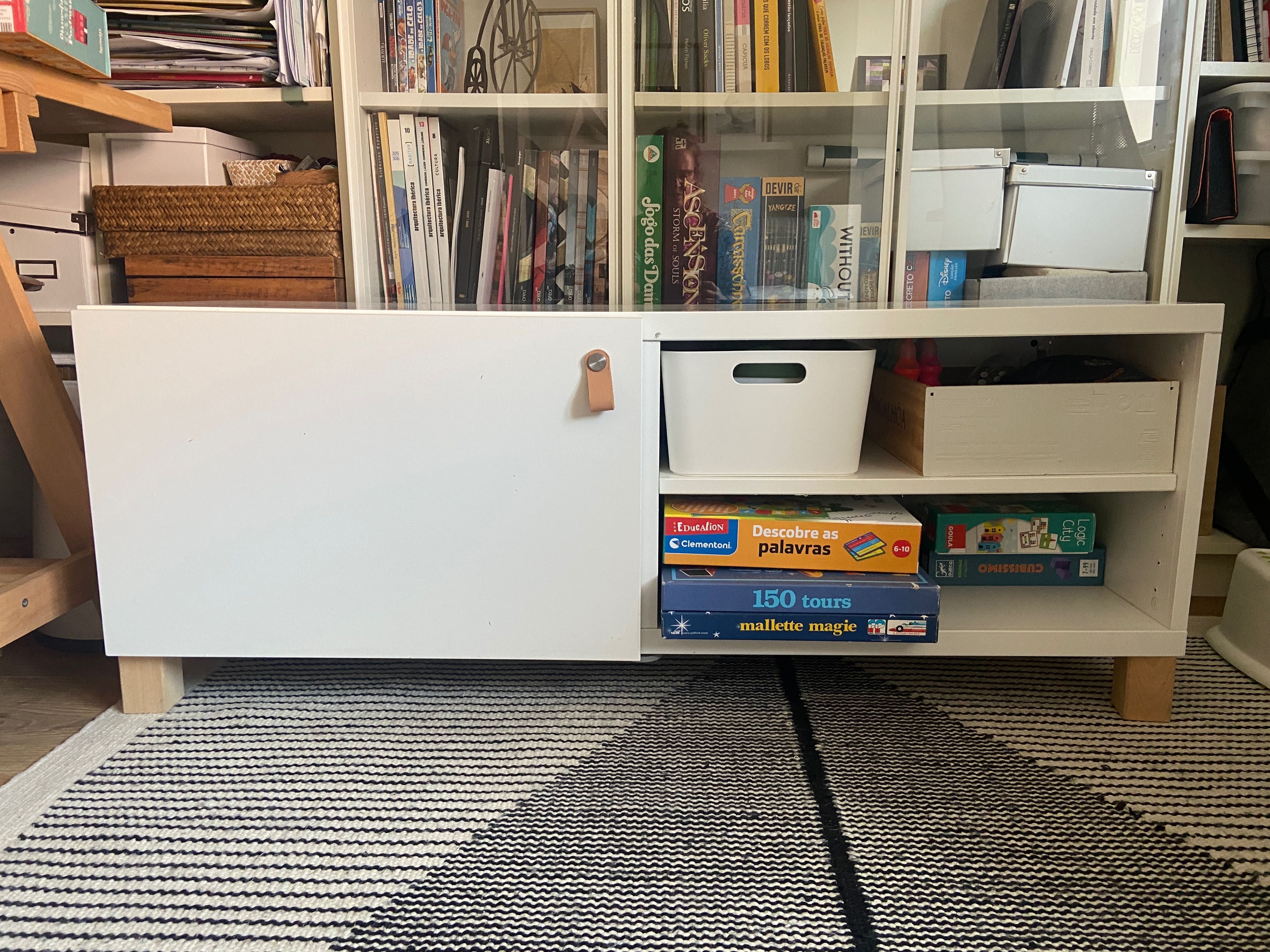 Móvel de TV c/portas - BESTÅ IKEA