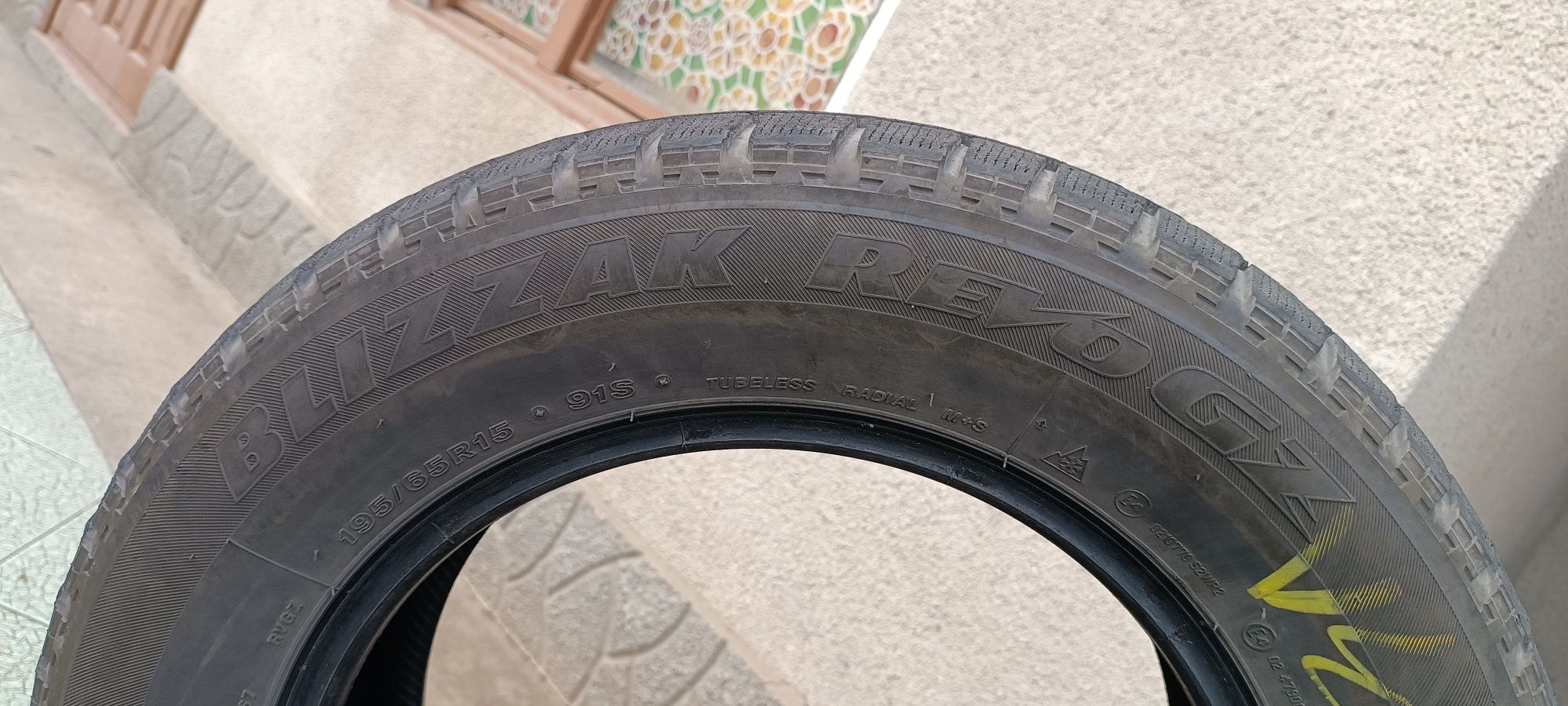 Bridgestone Blizzak Revo GZ Зима