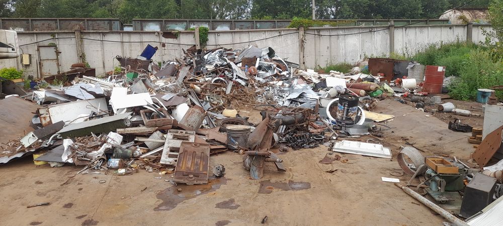 Куплю макулатуру металобрухт,картон архів. Металобрухт