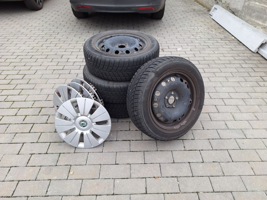 Opony  zimowe 185/60 R15 felgi stalowe kołpaki skoda fabia 2