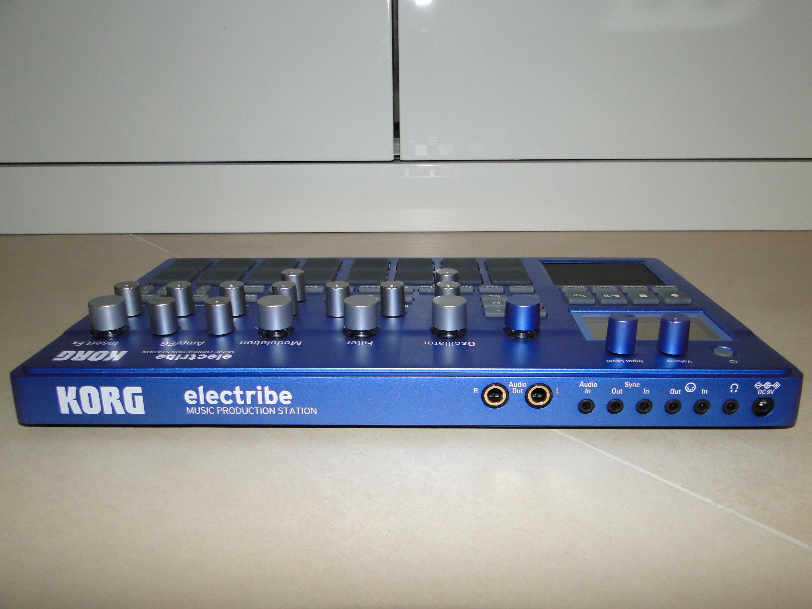 Stacja Do Produkcji Muzyki Sampler Grovebox KORG ELECTRIBE 2 BLUE.Nowy