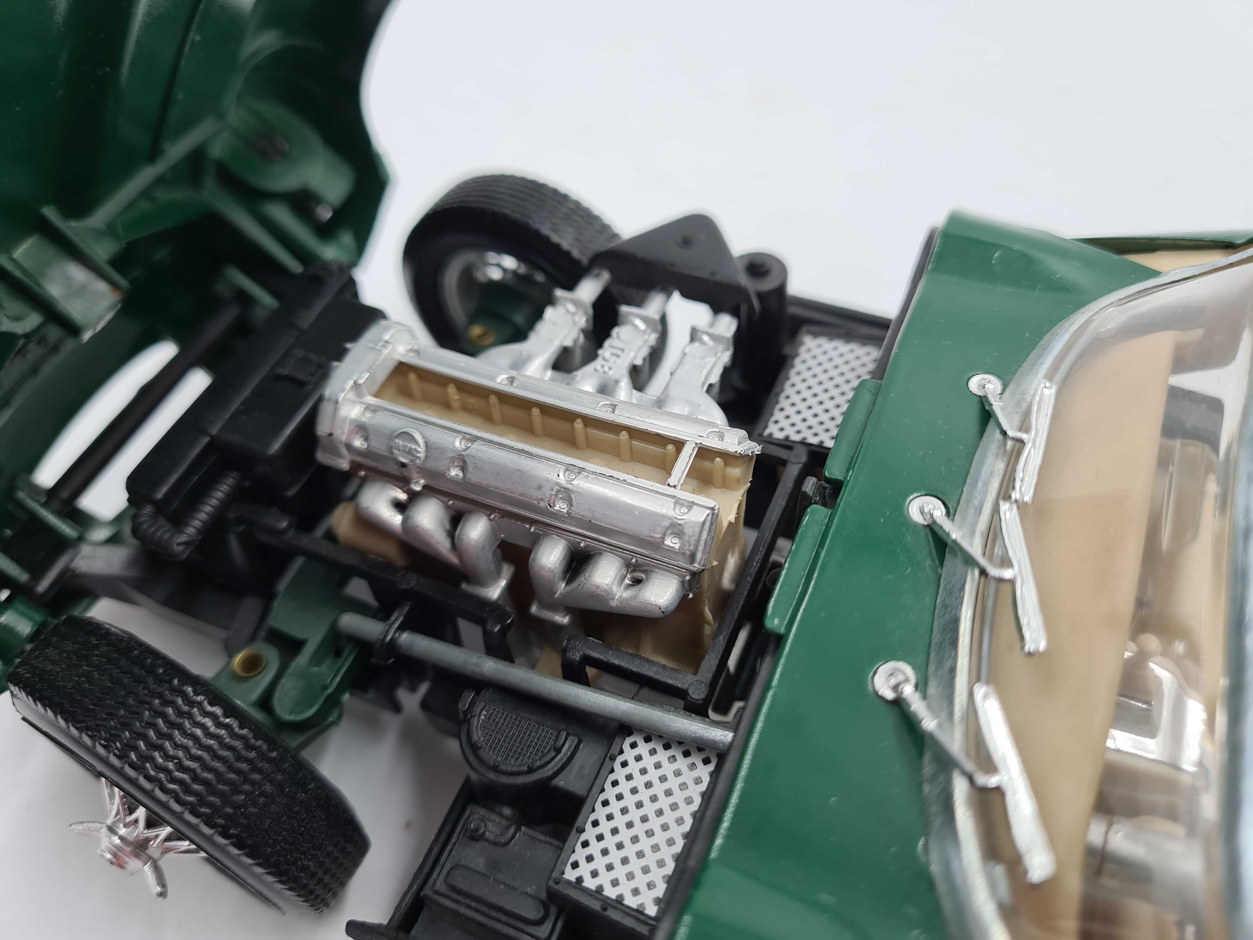 JAGUAR XK.E 4.2 litre 1/18 Polistil tonka