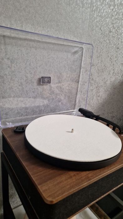 Виниловый проигрыватель Fenton RP162