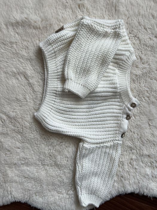 Вʼязаний костюм від Little angel