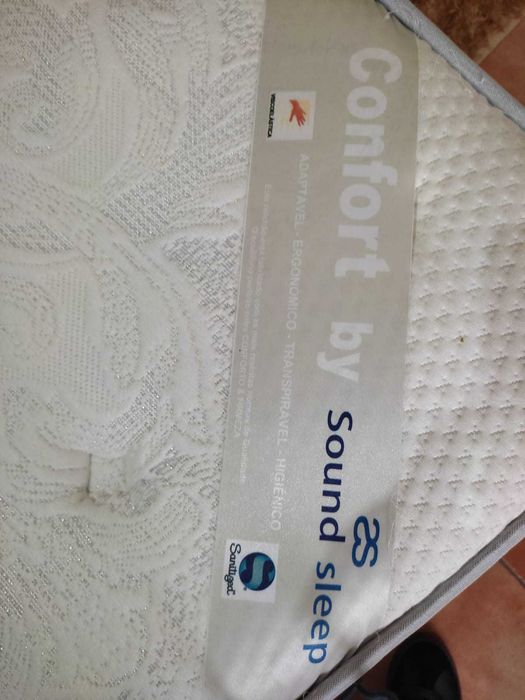 Vendo colchão semi novo