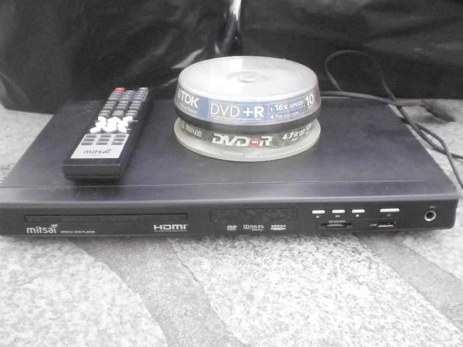 DVD player e filmes com capa